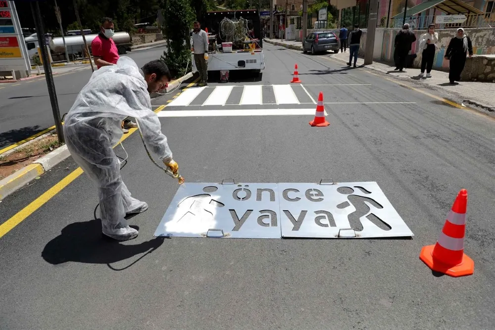 Mardin Büyükşehir Belediyesinden  ‘Önce Yaya’ Çalışması  