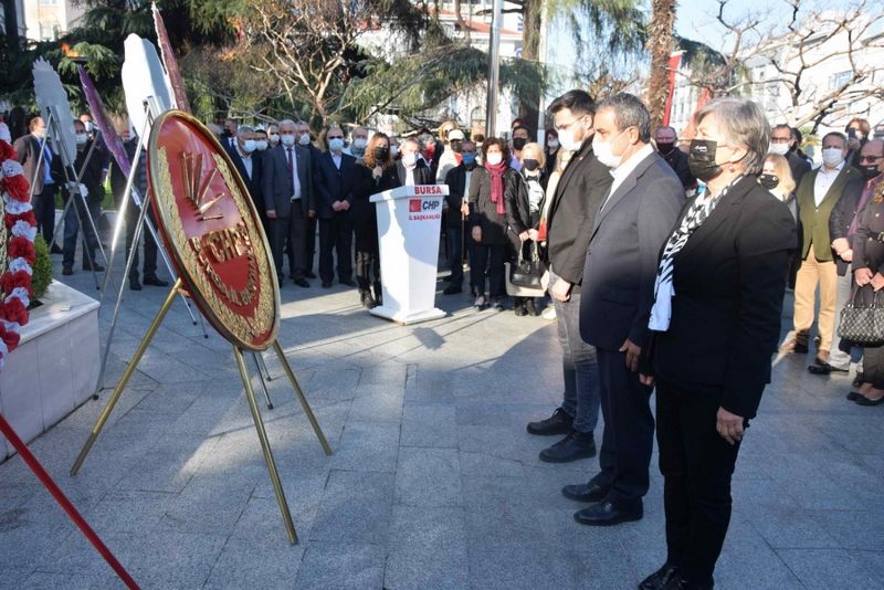 CHP Bursa İl Örgütü Ata’nın huzurundaydı