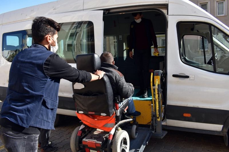 Mardin Büyükşehirden Engelli ve Yaşlı Vatandaşlara, ‘Ulaşım Aracı Hizmeti’