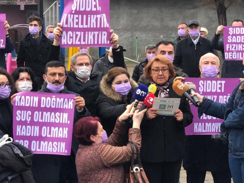 BURSALI KADINLARDAN CİNAYET MAHALLİNDE ŞİDDET PROTESTOSU!