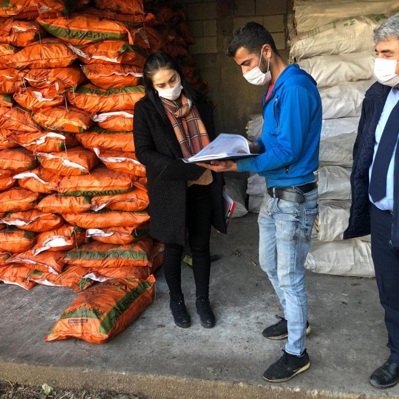 NUSAYBİN BELEDİYESİNE BAĞLI EKİPLER KÖMÜR SATICILARINA DENETİM GERÇEKLEŞTİRDİ.