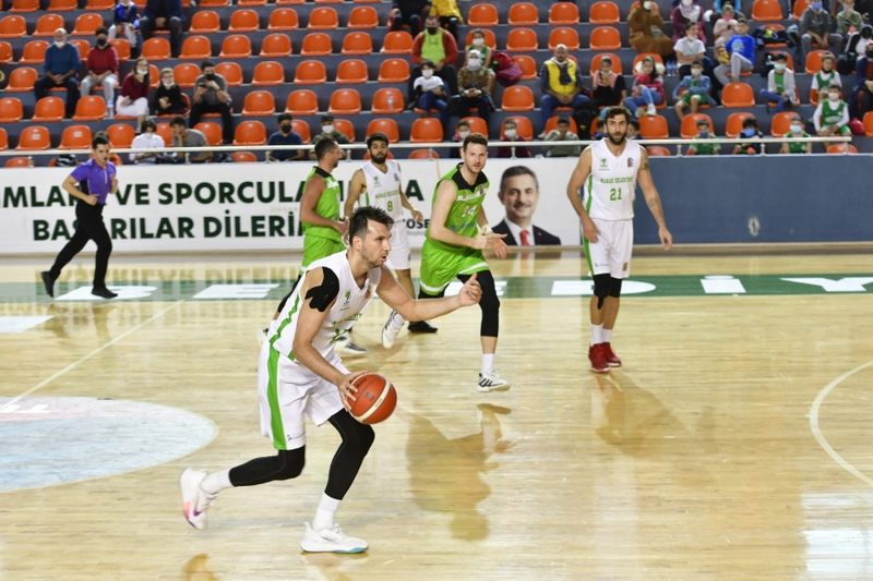 Türkiye Basketbol Liginde Dev maçı Mamak kazandı