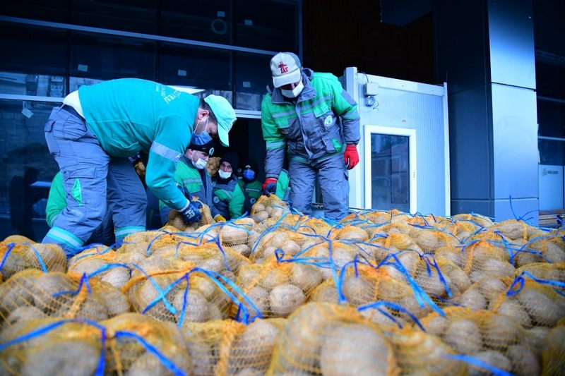 Mamak Belediyesinden 3 bin 8 yüz haneye, 55 ton patates