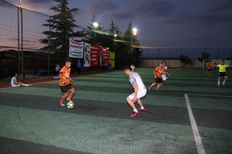 Elmadağ Belediyesi Yaz Akşamları Futbol Turnuvası başladı