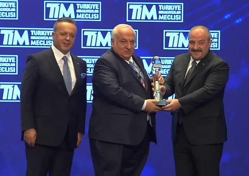Oba Makarna’ya Türkiye ihracat Sektör Şampiyonluğu ödülü