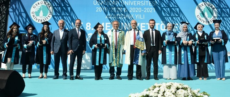 Üsküdar Üniversitesinde  görkemli mezuniyet coşkusu 