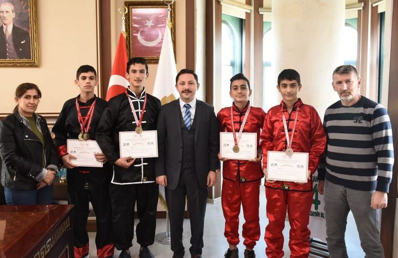 Kaymakam  Ercan Kayabaşı, Wushu Türkiye Şampiyonlarını Tebrik Etti.