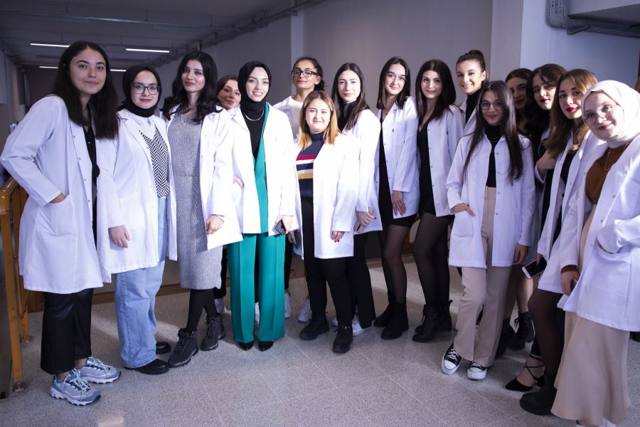 BİLGİ Sağlık öğrencileri ‘Beyaz Önlük Giyme Töreni’ Düzenlendi