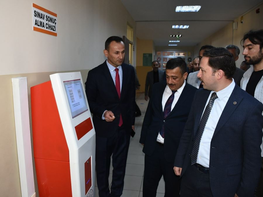 Nusaybin Kaymakamı  Ercan Kayabaşı, E-Sınav Merkezi’nin Açılışına Katıldı.