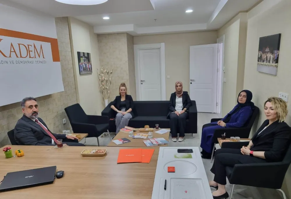 Mardin Artuklu Üniversitesi Rektörü  Özcoşar, Mardin KADEM’i ziyaret Etti