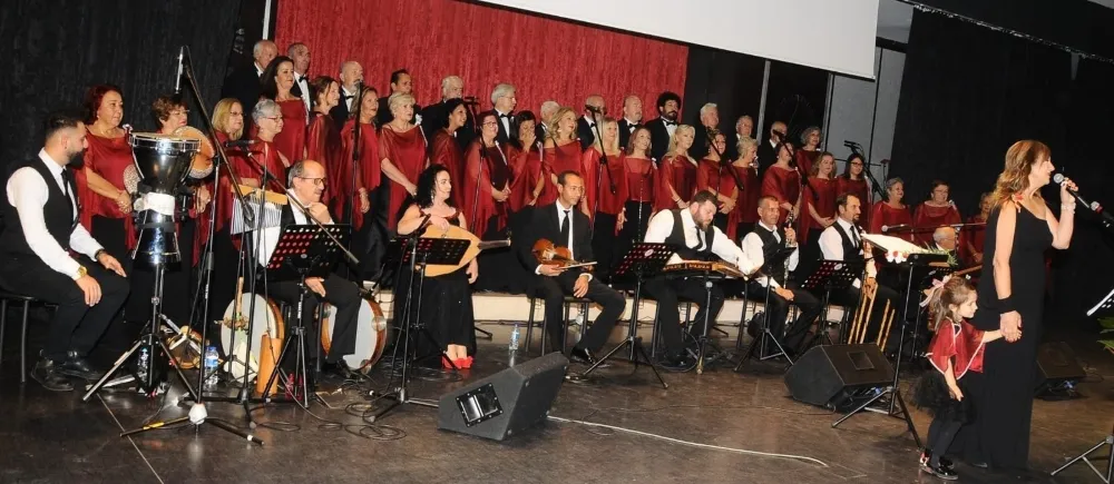 Antalya Çağdaş Türk Müziği Topluluğu’nun “Çerağ-ı Aşk” Konseri Büyüledi
