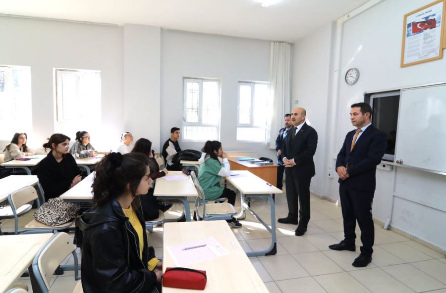 Mardin Valisi  Demirtaş,LKS ve YKS Deneme Sınavlarına Giren Öğrencilere Başarılar Diledi