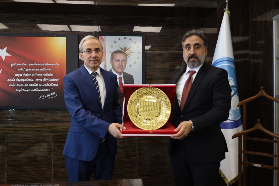 Artuklu Üniversitesi Rektörü Özcoşar, Gaziantep İslam Bilim ve Teknoloji Üniversitesini Ziyaret Etti