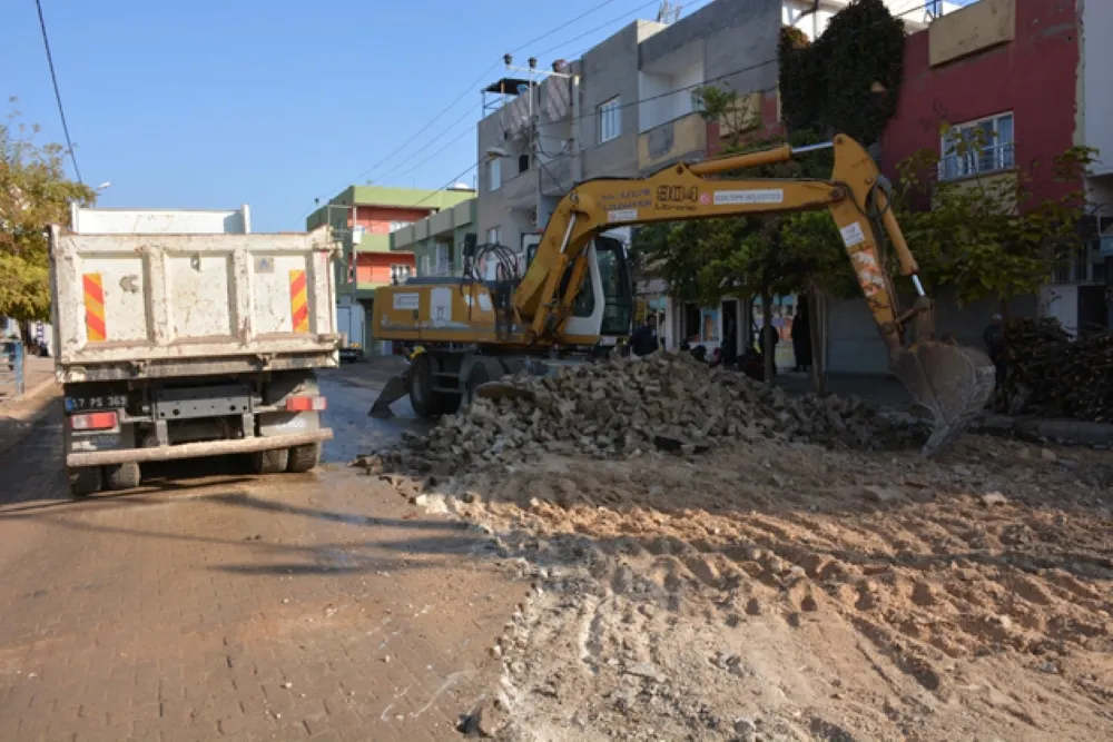 Kızıltepe Belediyesinden Mehmet Sincar Caddesi’nde yol çalışması 