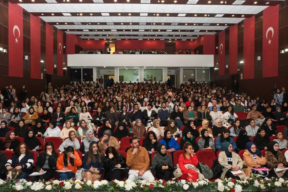 MAÜ’de Günümüz Bilim ve Medeniyeti Masaya Yatırıldı