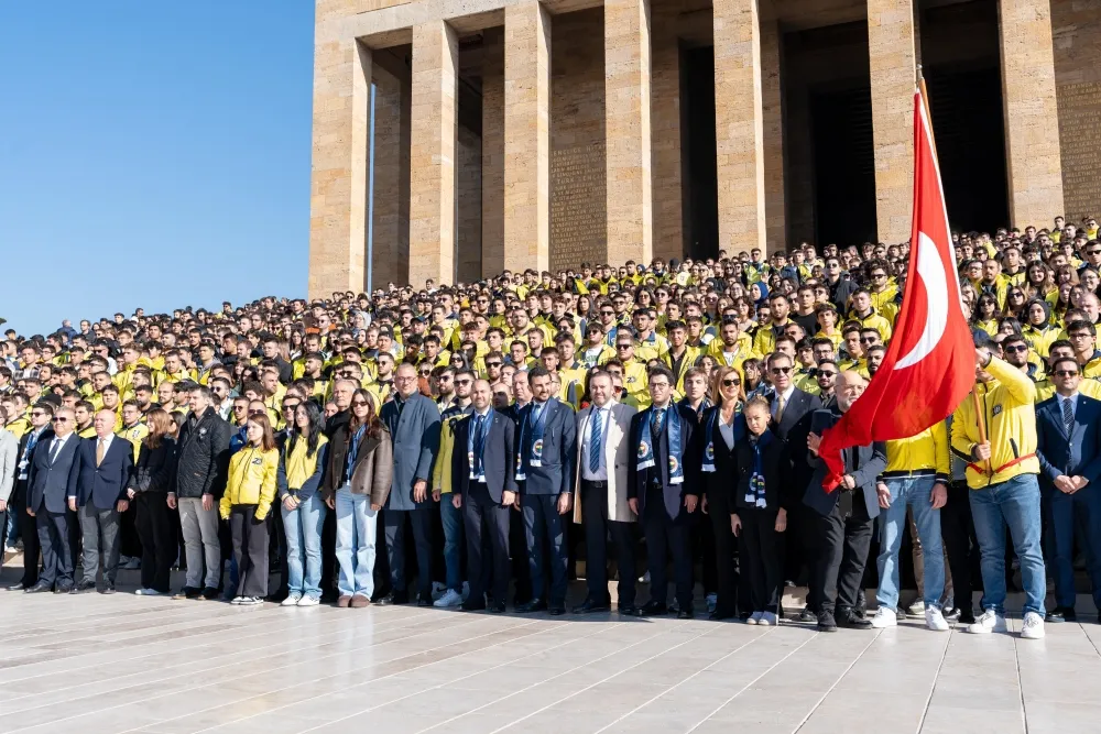 1907 FENERBAHÇE DERNEĞİ VE 1907 UNİFEB’TEN ANITKABİR’E ZİYARET