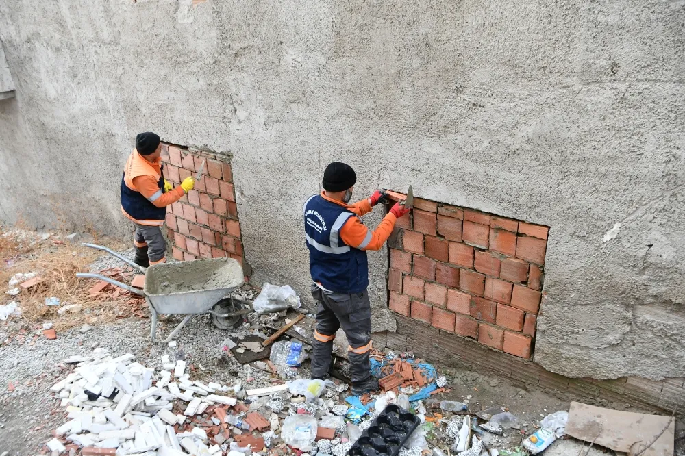 Mamak Belediyesi Tarafından Metruk yapıların girişleri kapatılıyor