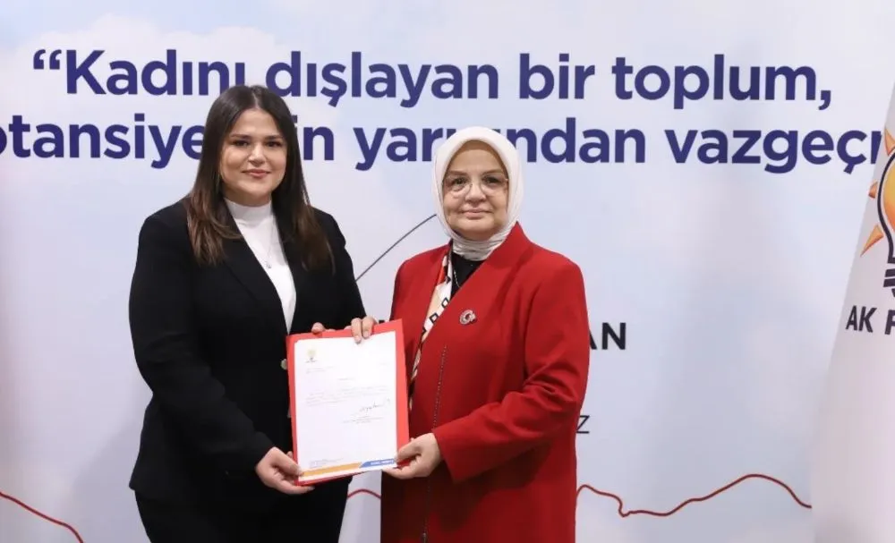 AK  PARTİ MARDİN İL KADIN KOLLARI BAŞKANLIĞINA ESRA AYANOĞLU ÖZDAŞ ATANDI