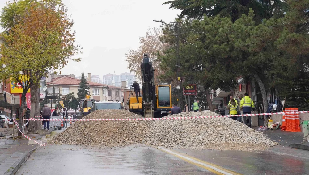 KEÇİÖREN SANATORYUM CADDESİ’NDE SÜREKLİ TIKANAN ATIK SU HATTI YENİLENDİ