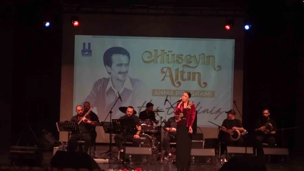 ÜNLÜ ŞARKICI HİLAL ALTIN, “ARABESK MÜZİĞİN TAÇSIZ KRALI”NI ERZURUM’DA ANDI