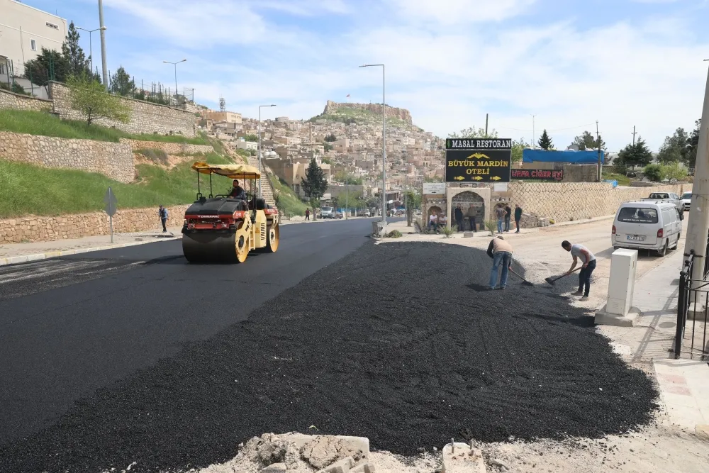 Mardin Yeniyol Caddesinde Asfalt Serim Çalışmaları Tamamlandı