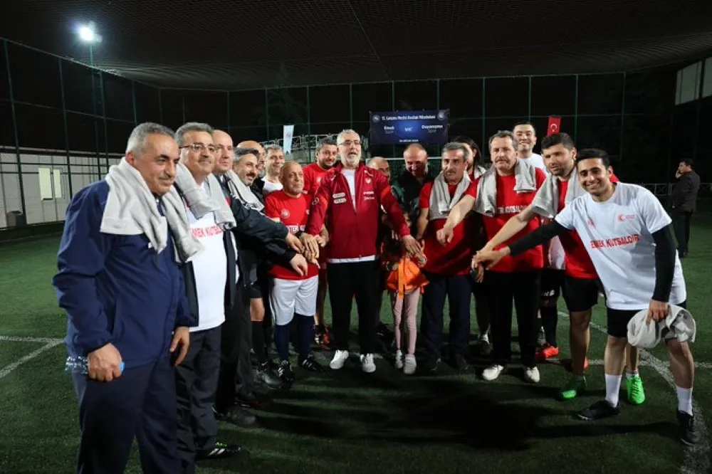 Bakan Işıkhan, Sendika Başkanlarıyla Futbol Maçı Yaptı