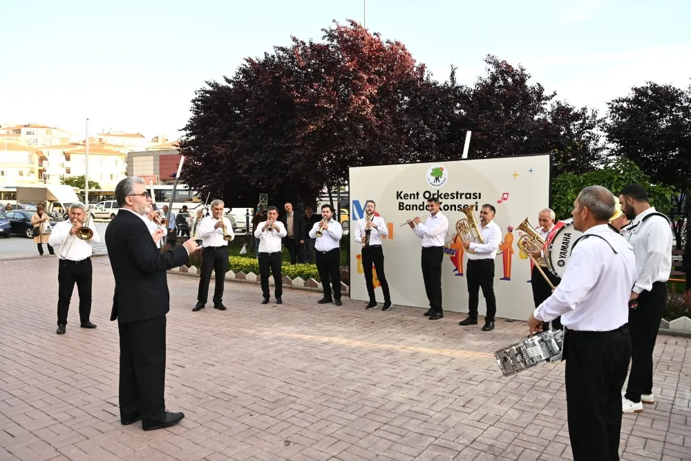 Mamak Belediyesi  Kent Orkestrası Bando Takımı İlk Konserini Verdi