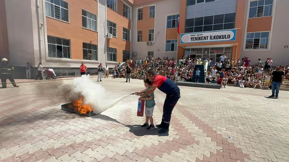 Mardin İtfaiyesinden Öğretmen ve Öğrencilere Yönelik Yangın Eğitimi