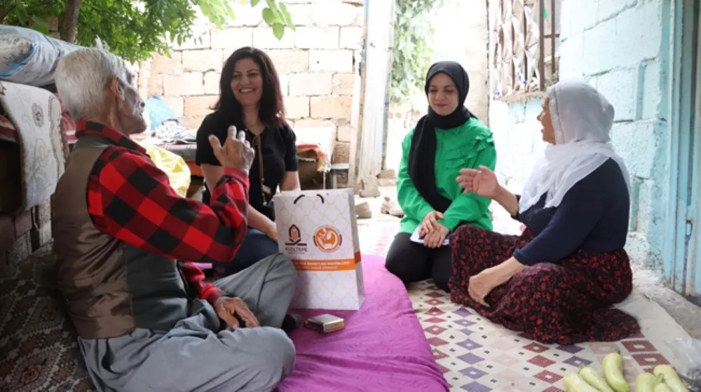 Kızıltepe Belediyesinden İhtiyaç sahibi ailelere hediye paketi dağıtıldı