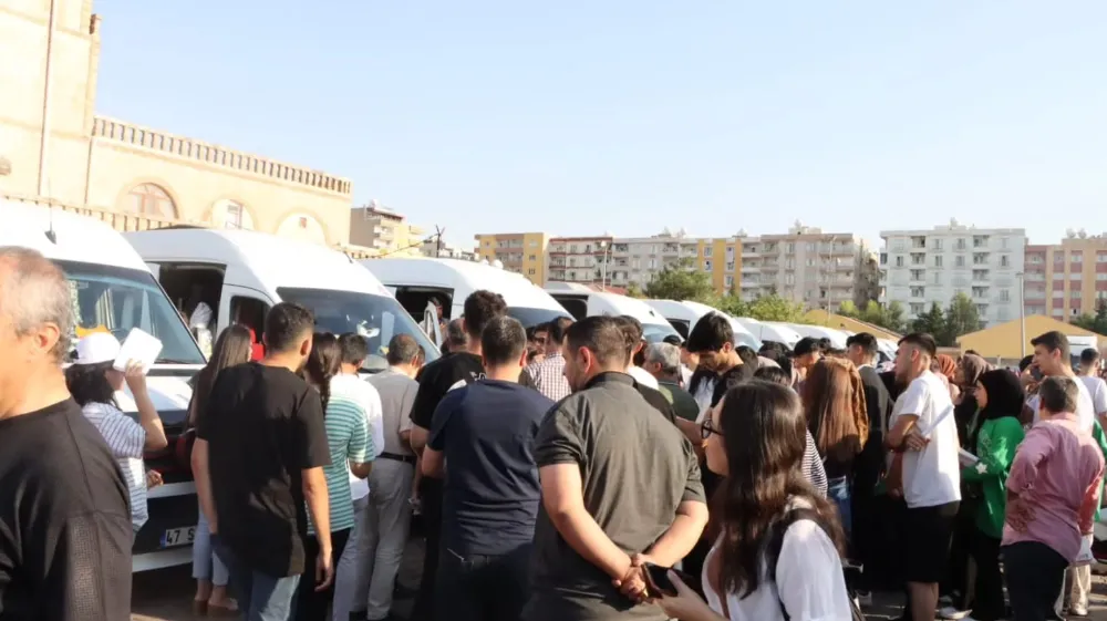 Kızıltepe Belediyesi sınava girecek öğrencileri ücretsiz taşıdı