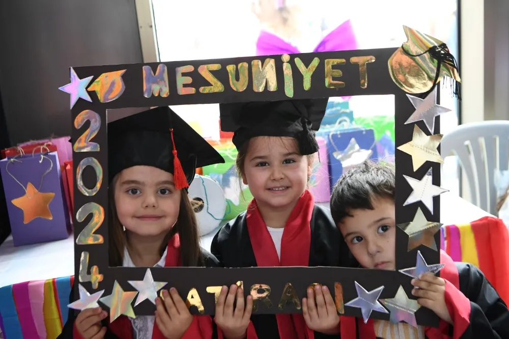 Mamaklı Minikler Mezuniyet Yemini Edip Kep Fırlattı