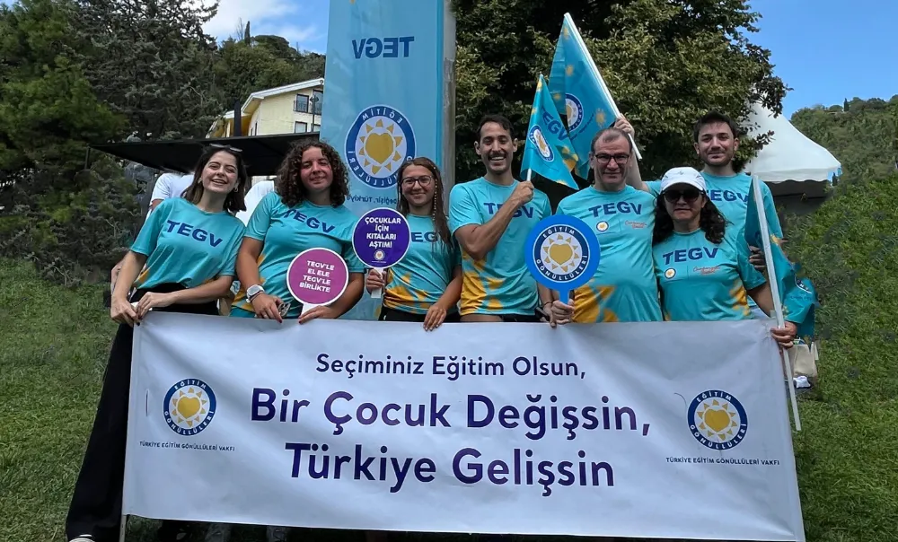  Yüzücüler TEGV’li çocuklara eğitim desteği için yarıştı