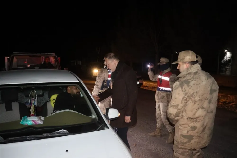 Yeşilli İlçe Kaymakam  KILIÇ,   Görevleri Başındaki Kamu Görevlilerini Ziyaret Etti.