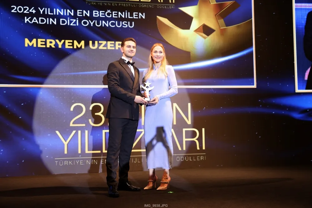 MERYEM UZERLİ’YE ÖDÜL