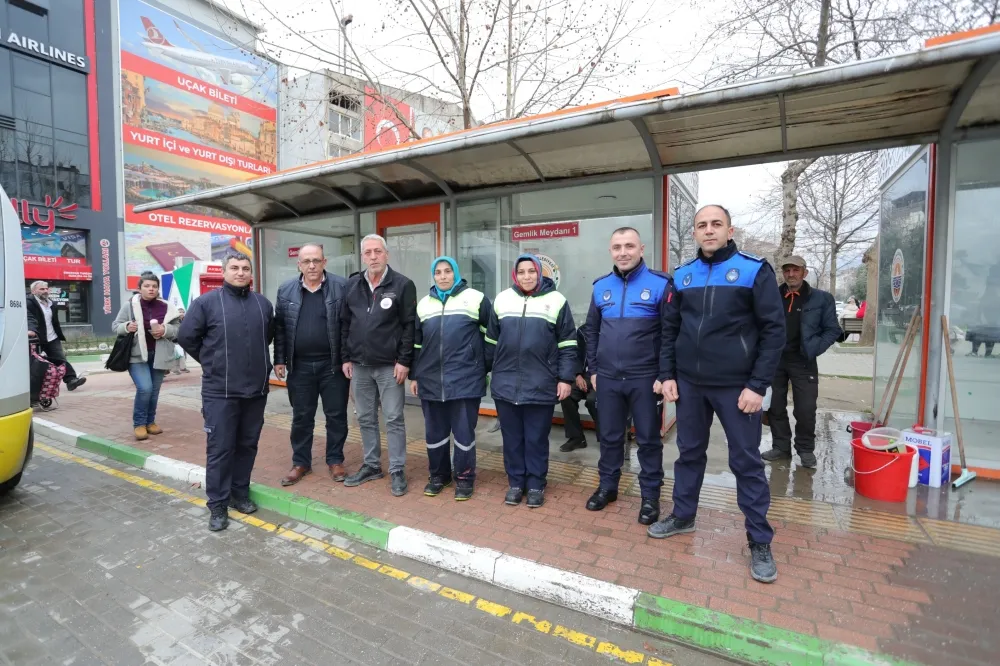 Gemlik’te Otobüs Durakları Tertemiz