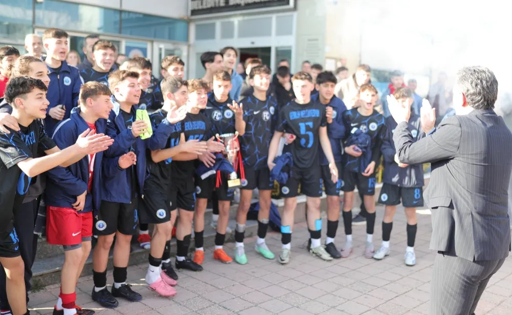 Gemlik Belediyespor U16 Namağlup Şampiyon