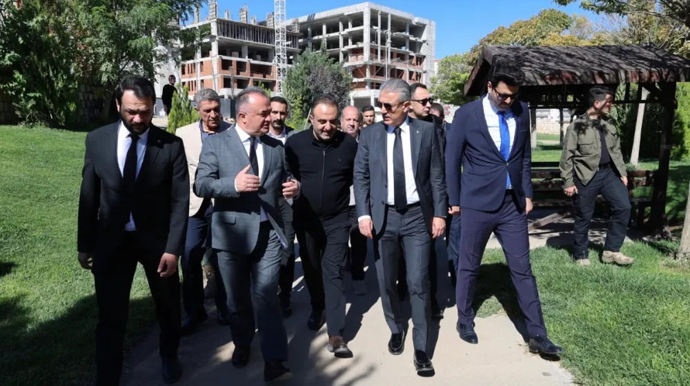 MARDİN VALİSİ AKKOYUN,RECEP TAYYİP ERDOĞAN PARKINDA İNCELEMELERDE BULUNDU