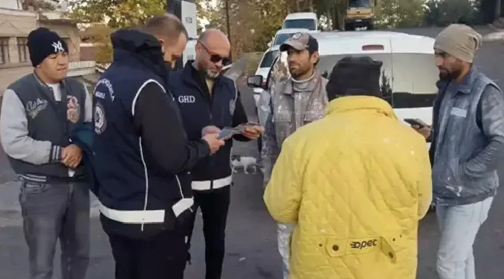 Yurt Genelindeki Denetimlerde 169 Göçmen Kaçakçısı Yakalandı 