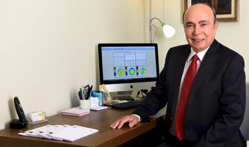 Göz Rengini Değiştirmek İçin Dünyanın Dört Bir Yanından Geliyorlar