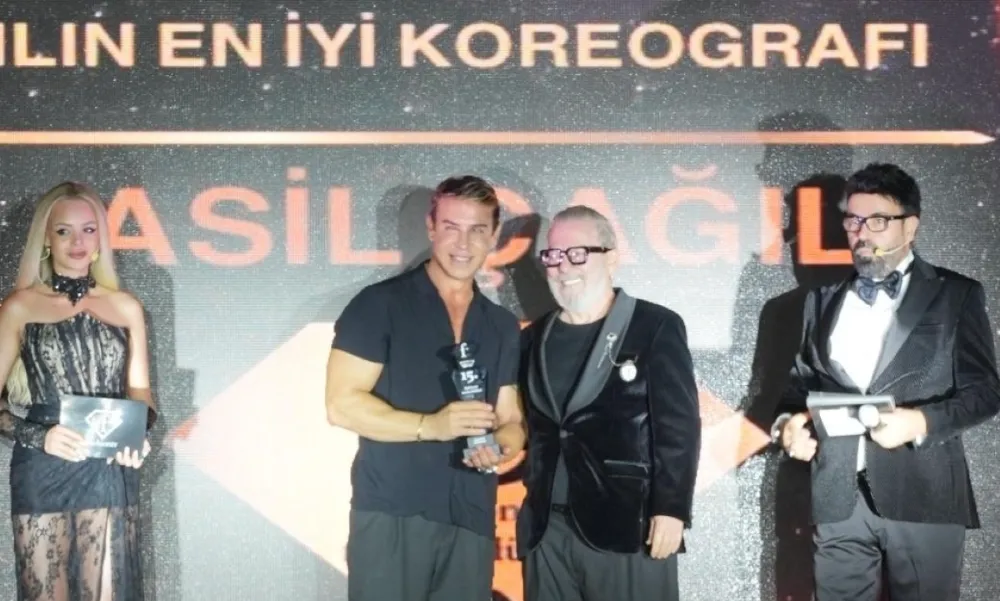 ÜNLÜ KOREOGRAF ASİL ÇAĞIL 15.FASHİON TV  MODA ÖDÜLLERİNDE YILIN KOREOGRAFI ÖDÜLÜNÜ ALDI.   