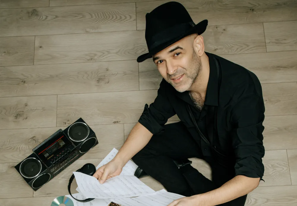 MURAT EVGİN HOLLYWOOD PLURİBUS DİZİSİNDE