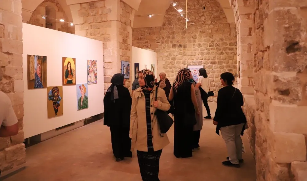 “Pembe Fırça Resim Sergisi” ile Kanserde Erken Tanı Farkındalığına Dikkat Çekildi 