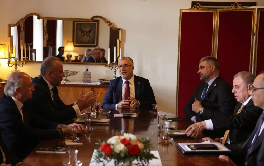 Bakan Işıkhan, İsveç’te Mardinli Gurbetçiler ile Buluştu