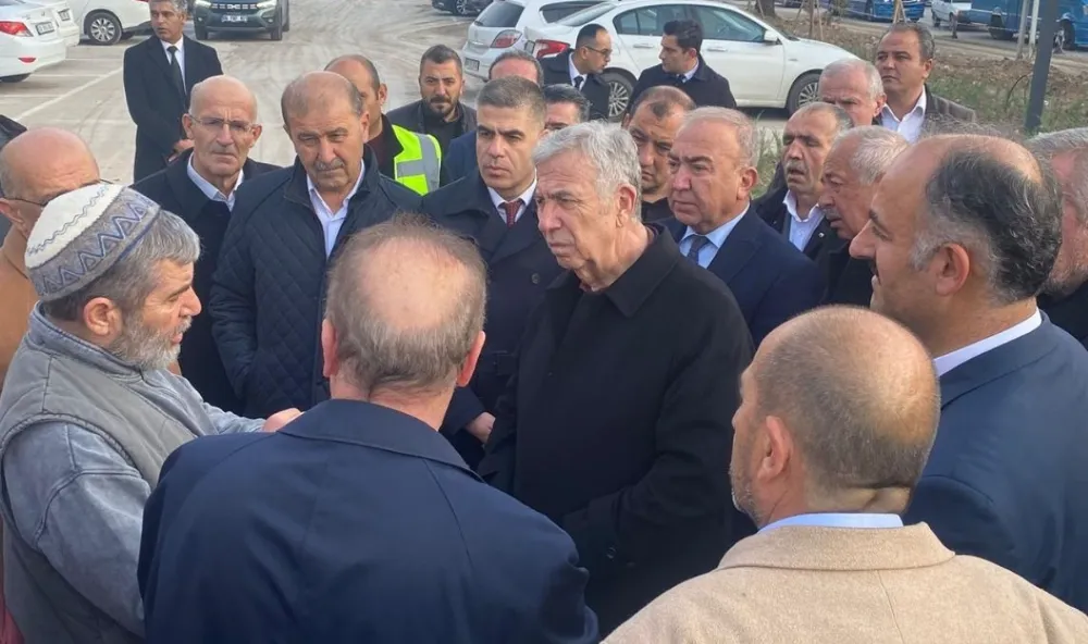 MANSUR YAVAŞ HACI BAYRAM ESNAFIYLA BİR ARAYA GELDİ