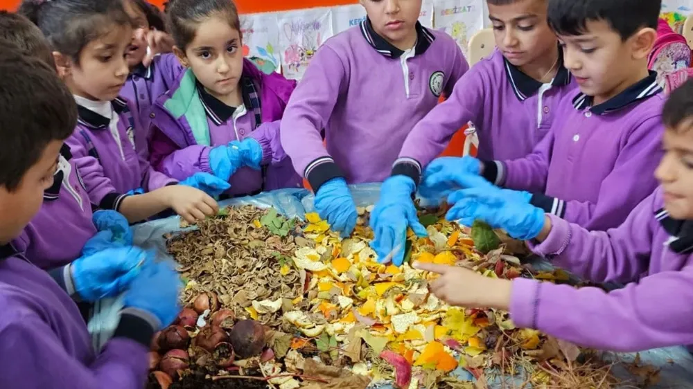 Midyat Gazipaşa İlkokulu Minikleriden Kompost Dersi