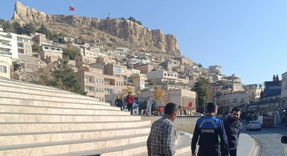 Mardin’de 1. Cadde’de Tarihi Dokuya Aykırı Uygulamalar Kaldırılıyor