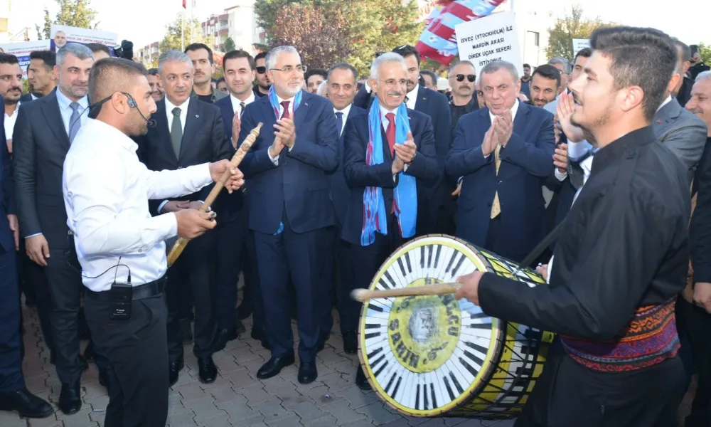 Bakan Işıkhan Ve Bakan Uraloğlu Midyat’ta Yoğun İlgiyle Karşılandı