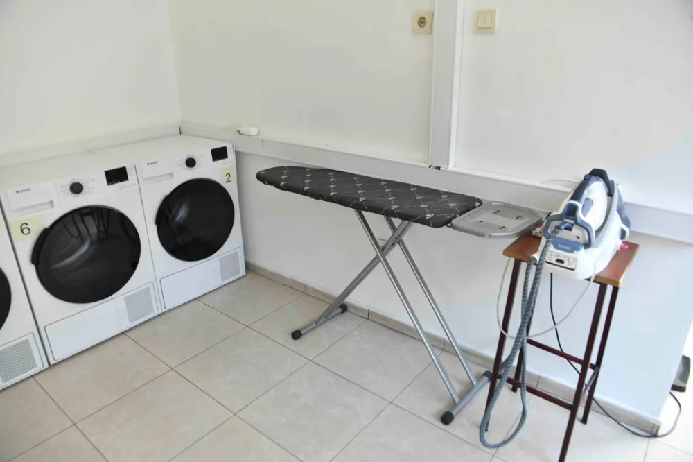 BAŞKENTLİ ÖĞRENCİLERİN GİYSİLERİNİ ABB ÜCRETSİZ OLARAK YIKIYOR