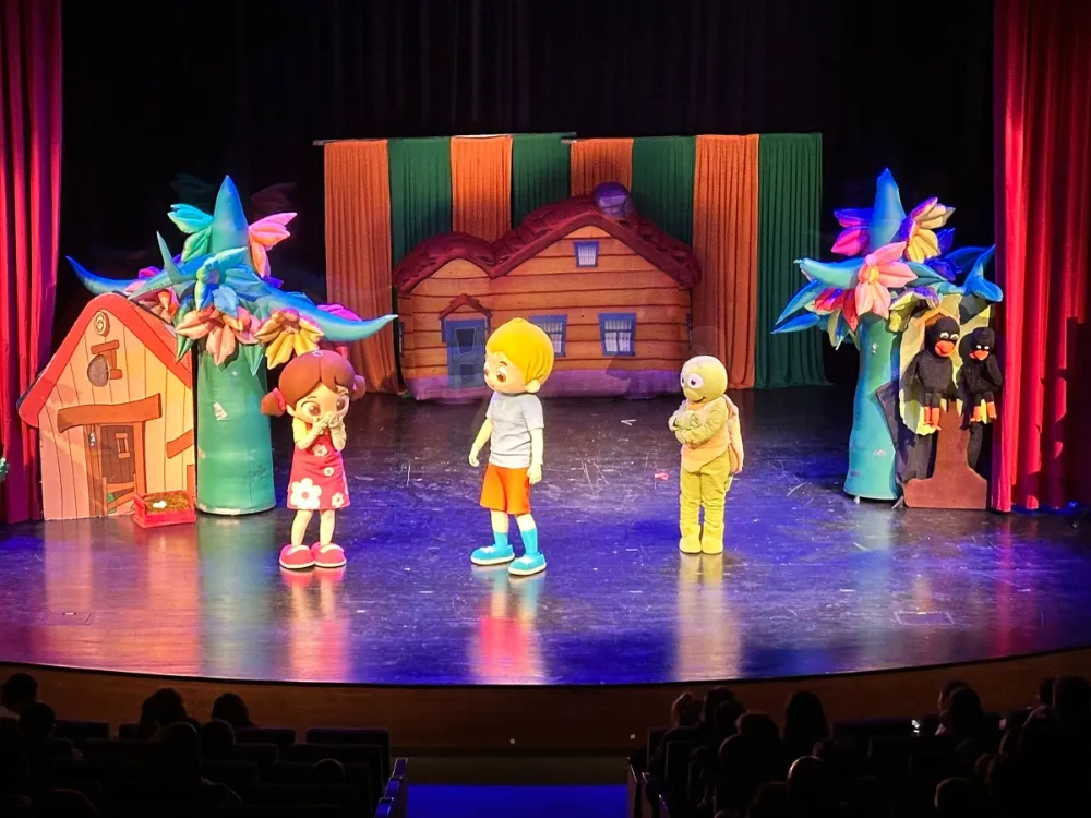 Niloya Sürpriz Yumurta Müzikali ile 8 Farklı Şehirde 17 Seansla Sahnede Olacak