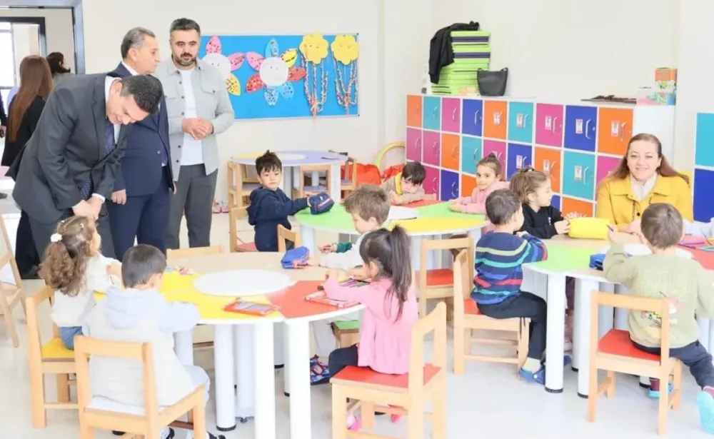 KIZILTEPE KAYMAKAMI ABDULLAH ŞAHİN ALTINBAŞAK ANAOKULUNU  ZİYARET ETTİ